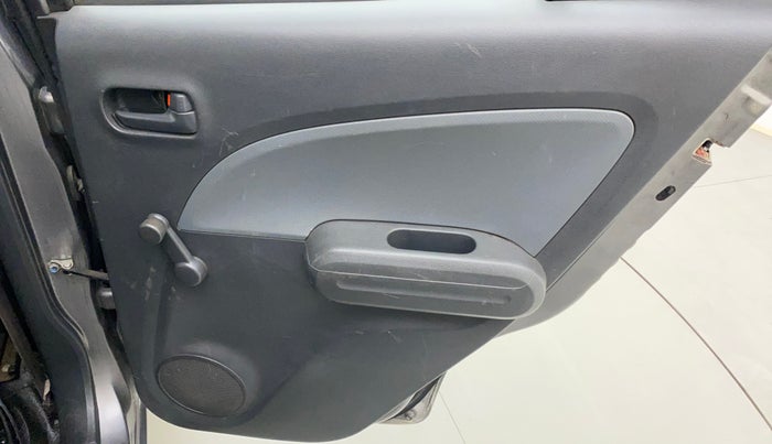 2012 Maruti Ritz LXI, Petrol, Manual, 1,19,936 km, Right rear door - Trim has minor damage