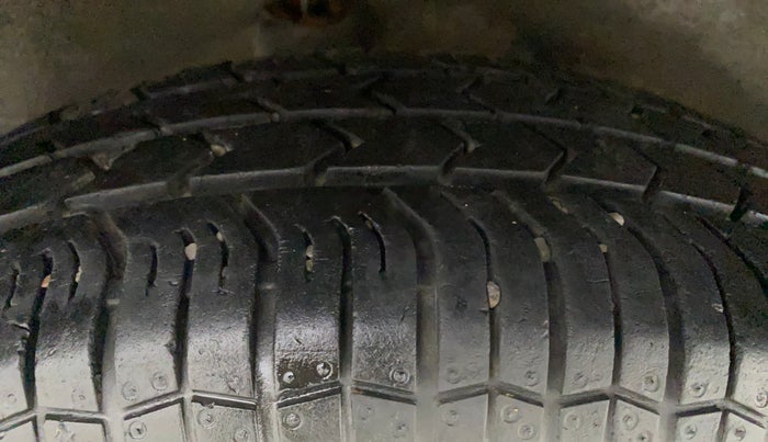 2012 Maruti Ritz LXI, Petrol, Manual, 1,19,936 km, Right Rear Tyre Tread