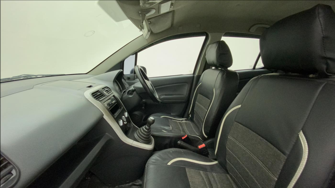 2012 Maruti Ritz LXI, Petrol, Manual, 1,19,936 km, Right Side Front Door Cabin