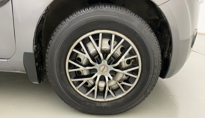 2012 Maruti Ritz LXI, Petrol, Manual, 1,19,936 km, Right Front Wheel