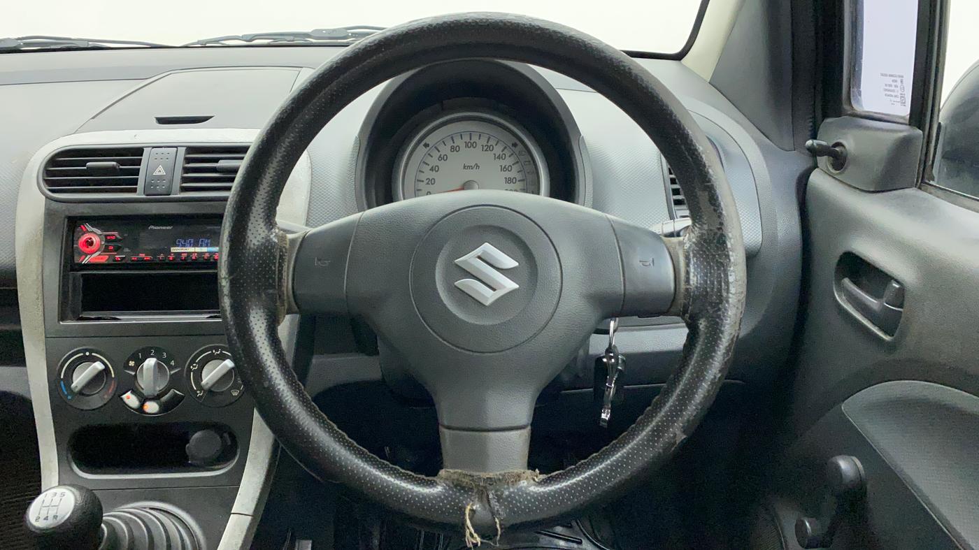 2012 Maruti Ritz LXI, Petrol, Manual, 1,19,936 km, Steering Wheel Close Up