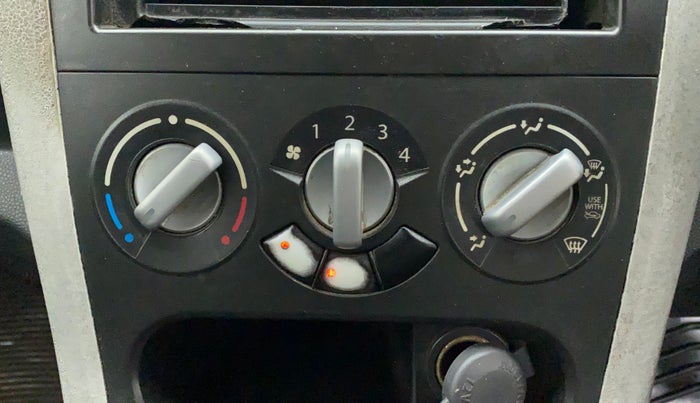 2012 Maruti Ritz LXI, Petrol, Manual, 1,19,936 km, AC Unit - Minor issue in the heater switch