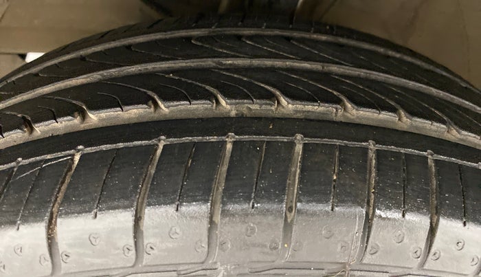 2017 Maruti Baleno SIGMA PETROL 1.2, Petrol, Manual, 63,675 km, Left Front Tyre Tread