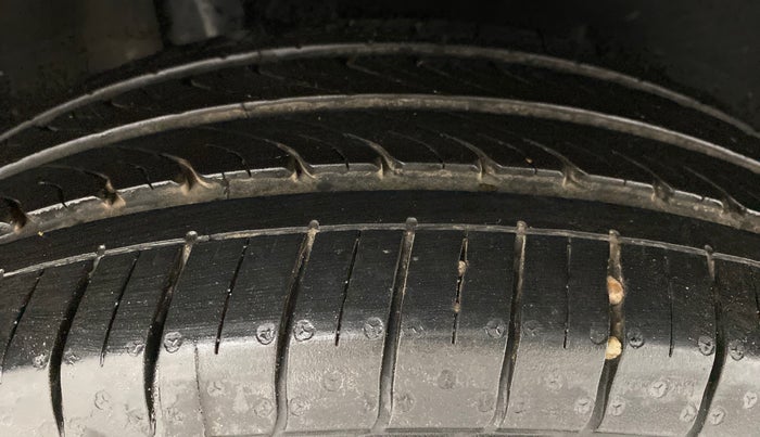 2017 Maruti Baleno SIGMA PETROL 1.2, Petrol, Manual, 63,675 km, Right Rear Tyre Tread