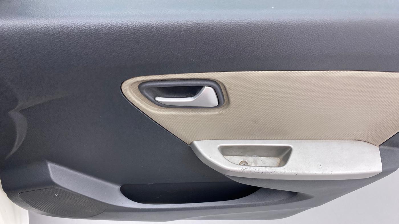 2015 Maruti Alto K10 VXI P, Petrol, Manual, Driver Side Door Panels Control