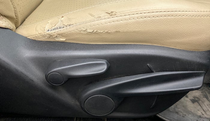 2019 Jeep Compass LONGITUDE (O) 1.4 PETROL AT, Petrol, Automatic, 47,095 km, Driver Side Adjustment Panel