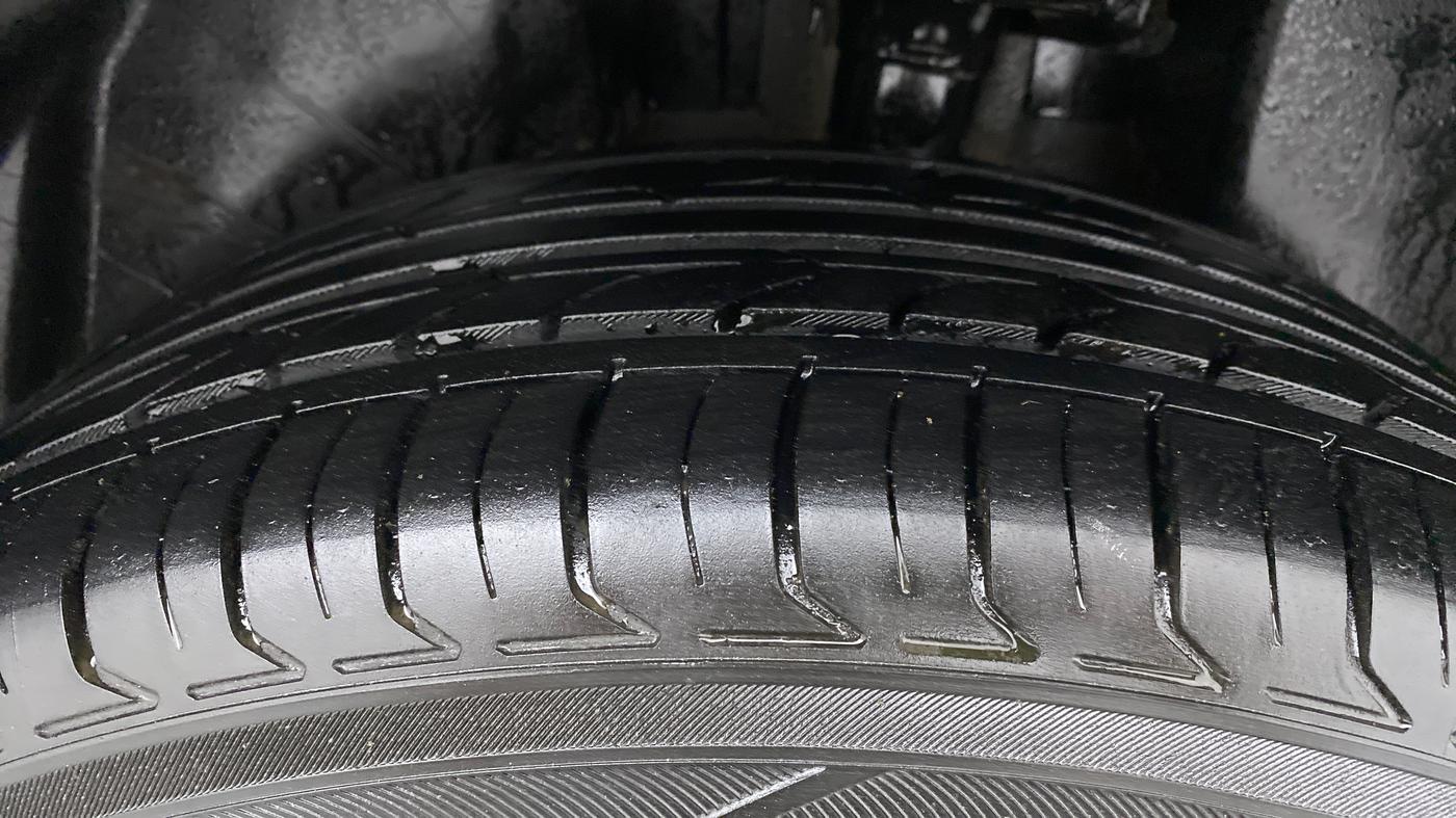 2019 Jeep Compass LONGITUDE (O) 1.4 PETROL AT, Petrol, Automatic, 47,095 km, Left Rear Tyre Tread