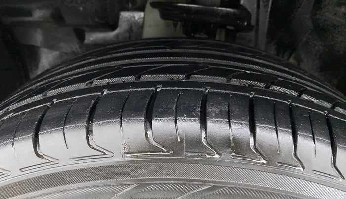 2019 Jeep Compass LONGITUDE (O) 1.4 PETROL AT, Petrol, Automatic, 47,095 km, Left Front Tyre Tread