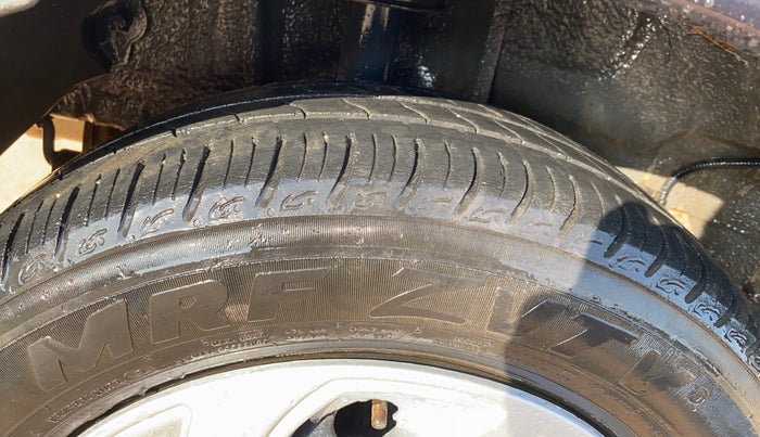 2019 Tata TIGOR XZ PETROL, CNG, Manual, 72,263 km, Right Rear Tyre Tread