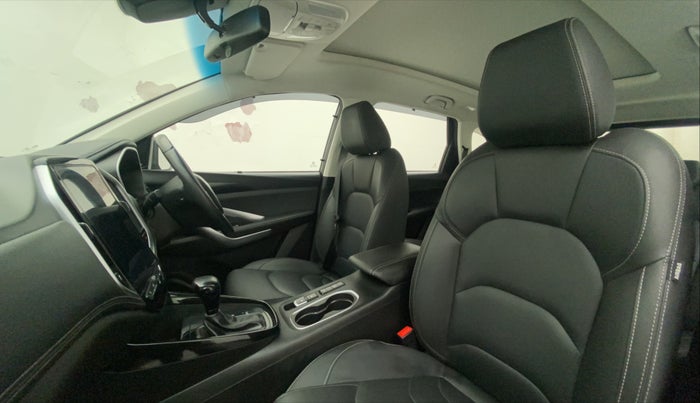 2019 MG HECTOR SHARP 1.5 DCT PETROL, Petrol, Automatic, 35,777 km, Right Side Front Door Cabin