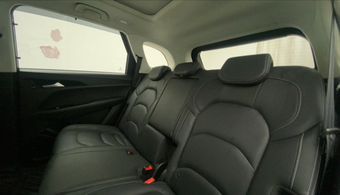 2019 MG HECTOR SHARP 1.5 DCT PETROL, Petrol, Automatic, 35,777 km, Right Side Rear Door Cabin