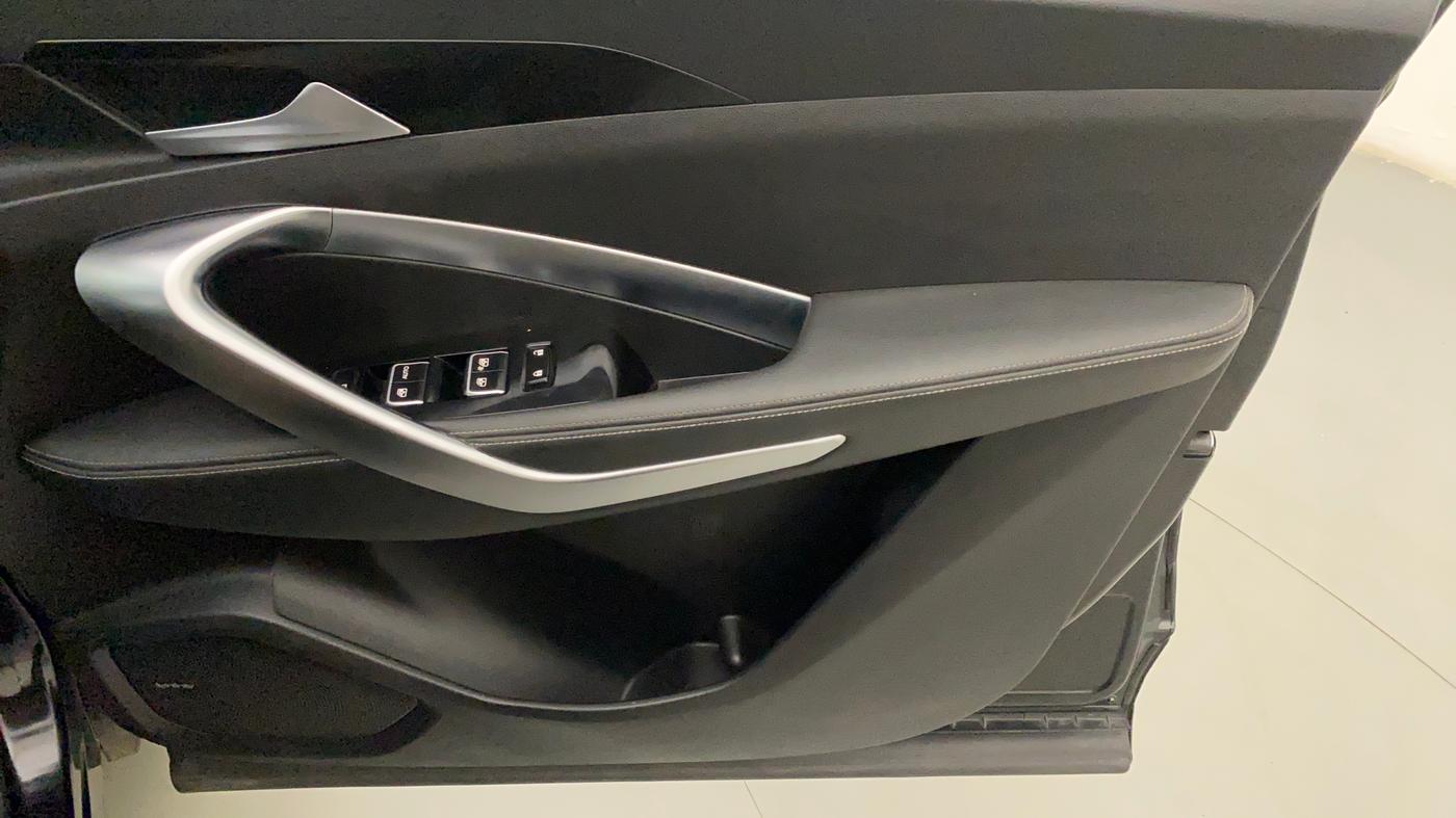 2019 MG HECTOR SHARP 1.5 DCT PETROL, Petrol, Automatic, 35,777 km, Driver Side Door Panels Control