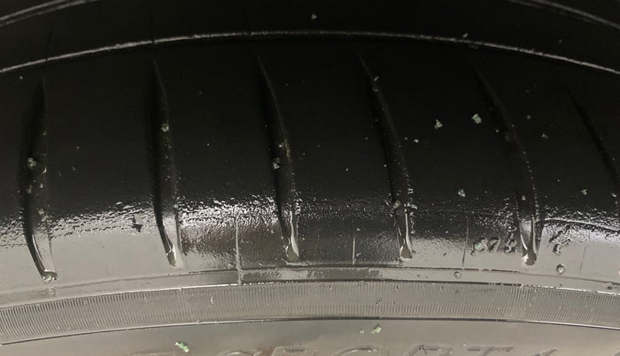 2015 Audi A4 35 TFSI PREMIUM, Petrol, Automatic, 77,610 km, Right Rear Tyre Tread