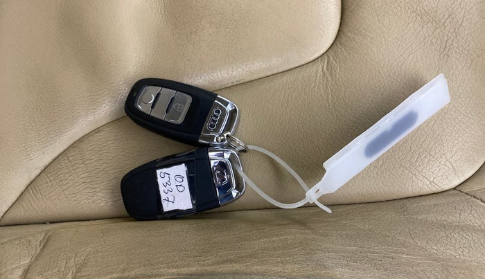 2015 Audi A4 35 TFSI PREMIUM, Petrol, Automatic, 77,610 km, Key Close Up