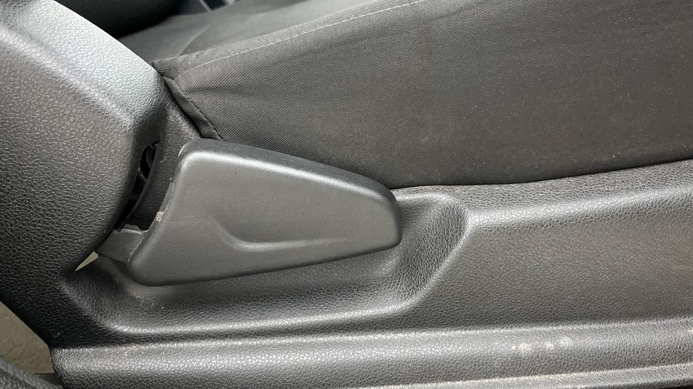 2019 Renault Kwid RXT 1.0 AMT (O), Petrol, Automatic, 43,393 km, Driver Side Adjustment Panel