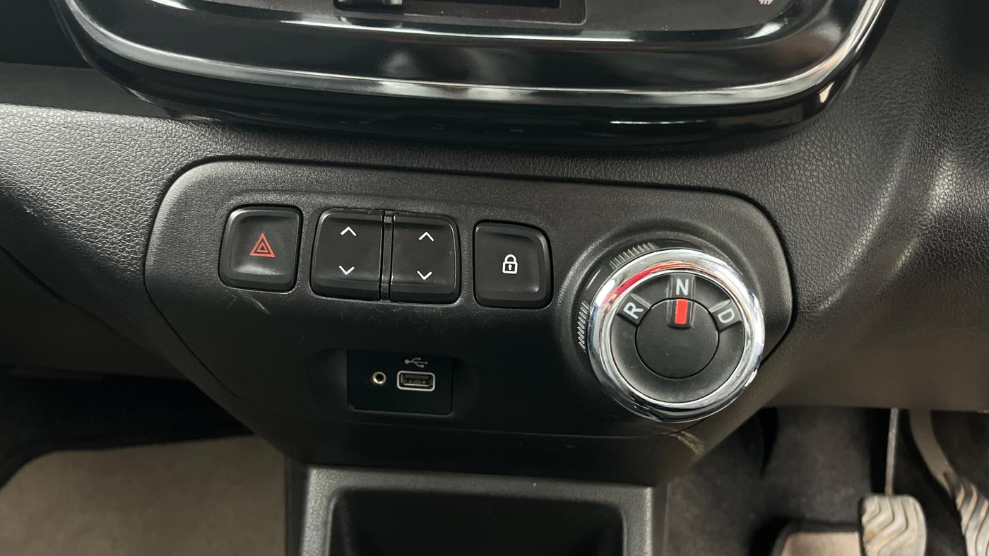 2019 Renault Kwid RXT 1.0 AMT (O), Petrol, Automatic, 43,393 km, Gear Lever