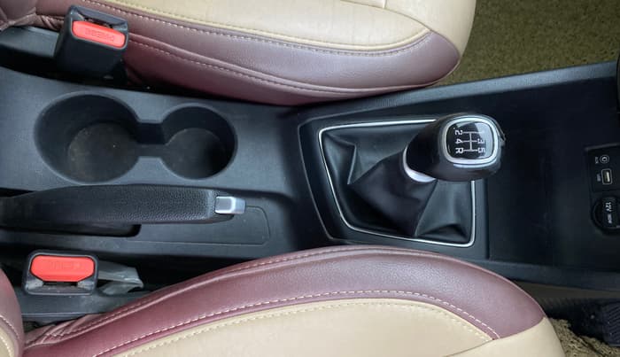 2016 Hyundai Elite i20 ASTA 1.2 (O), Petrol, Manual, 78,787 km, Gear Lever