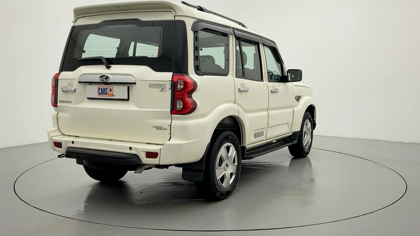 2018 Mahindra Scorpio S7 120 BHP 2WD, Diesel, Manual, 43,269 km, Right Back Diagonal