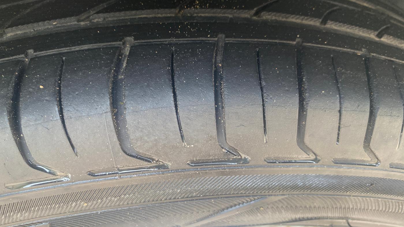 2022 Tata ALTROZ XE PLUS PETROL, Petrol, Manual, 72,928 km, Right Front Tyre Tread