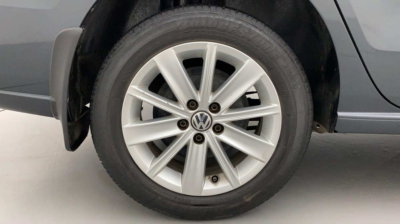 2018 Volkswagen Vento HIGHLINE PLUS 1.2 AT 16 ALLOY, Petrol, Automatic, 67,875 km, Right Rear Wheel