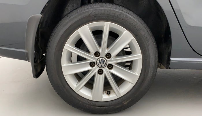 2018 Volkswagen Vento HIGHLINE PLUS 1.2 AT 16 ALLOY, Petrol, Automatic, 67,875 km, Right Rear Wheel