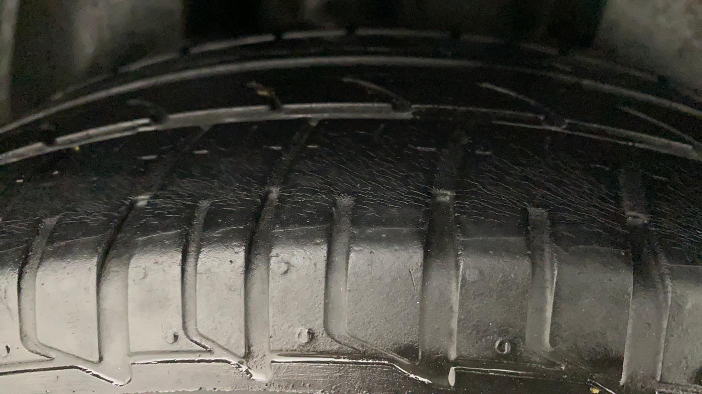 2018 Volkswagen Vento HIGHLINE PLUS 1.2 AT 16 ALLOY, Petrol, Automatic, 67,875 km, Right Rear Tyre Tread