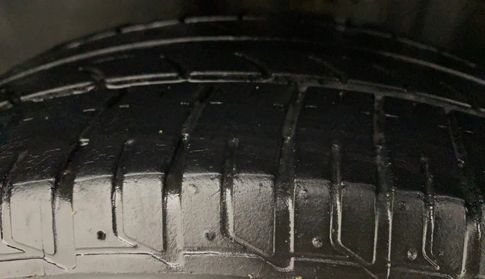 2018 Volkswagen Vento HIGHLINE PLUS 1.2 AT 16 ALLOY, Petrol, Automatic, 67,875 km, Left Rear Tyre Tread