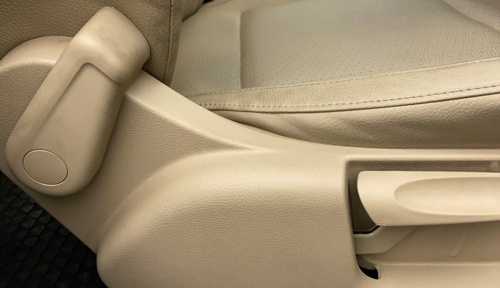 2018 Volkswagen Vento HIGHLINE PLUS 1.2 AT 16 ALLOY, Petrol, Automatic, 67,875 km, Driver Side Adjustment Panel