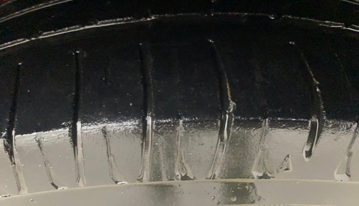 2013 Chevrolet Beat LS PETROL, Petrol, Manual, 56,724 km, Left Front Tyre Tread