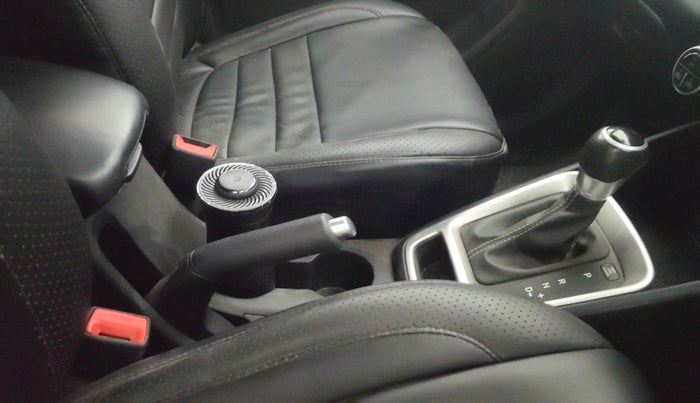 2019 Hyundai VENUE SX PLUS 1.0 TURBO DCT, Petrol, Automatic, 99,740 km, Gear Lever