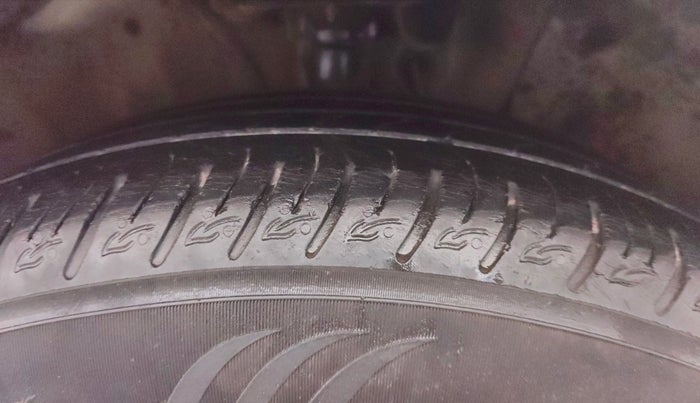 2019 Hyundai VENUE SX PLUS 1.0 TURBO DCT, Petrol, Automatic, 99,740 km, Right Front Tyre Tread