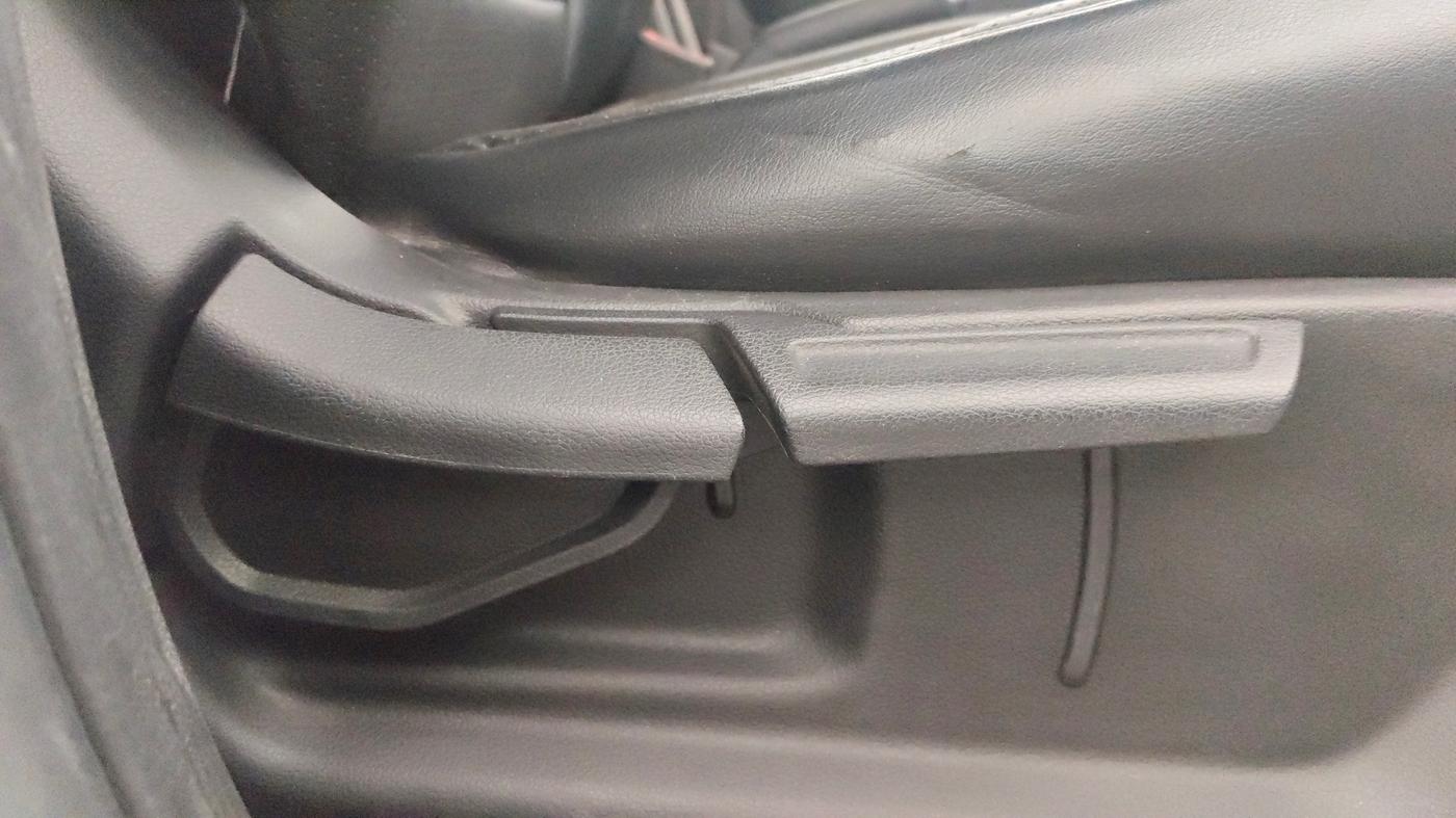 2019 Hyundai VENUE SX PLUS 1.0 TURBO DCT, Petrol, Automatic, 99,740 km, Driver Side Adjustment Panel
