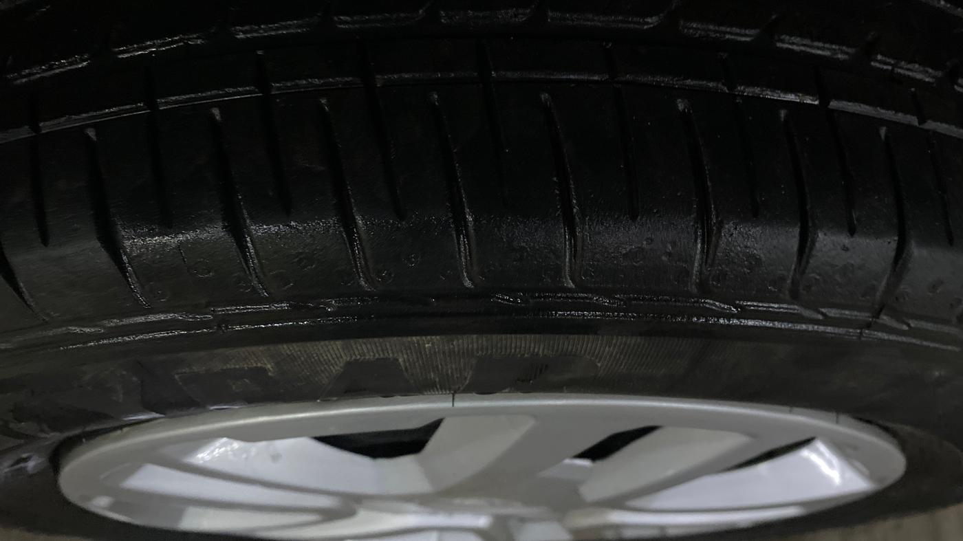 2023 Hyundai VENUE SX 1.2 PETROL, Petrol, Manual, 35,896 km, Left Front Tyre Tread