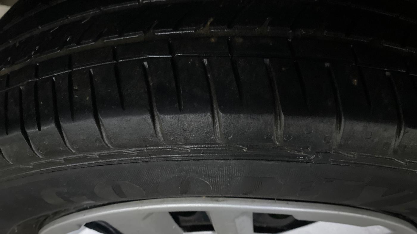 2023 Hyundai VENUE SX 1.2 PETROL, Petrol, Manual, 35,896 km, Right Rear Tyre Tread