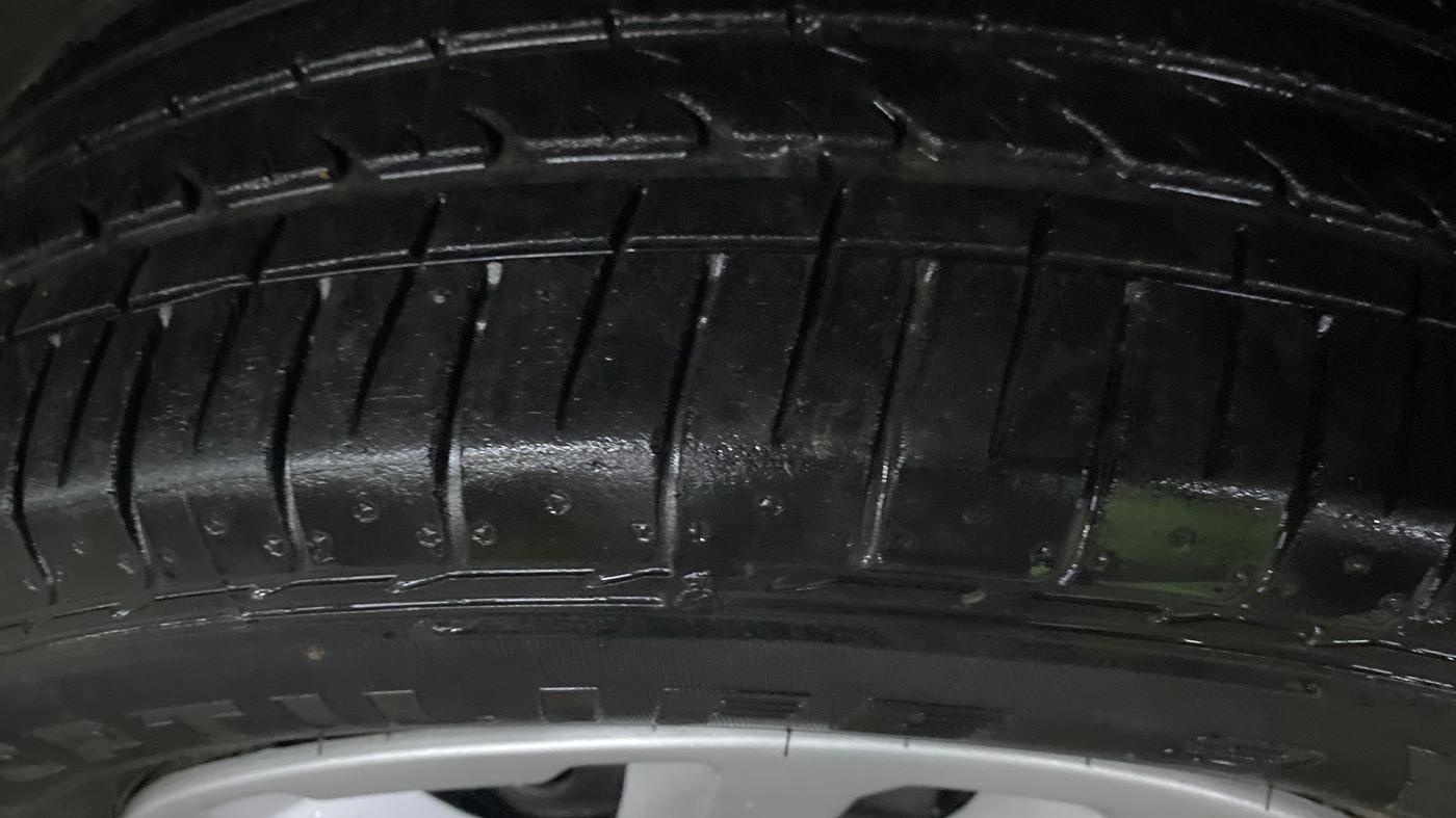 2023 Hyundai VENUE SX 1.2 PETROL, Petrol, Manual, 35,896 km, Right Front Tyre Tread