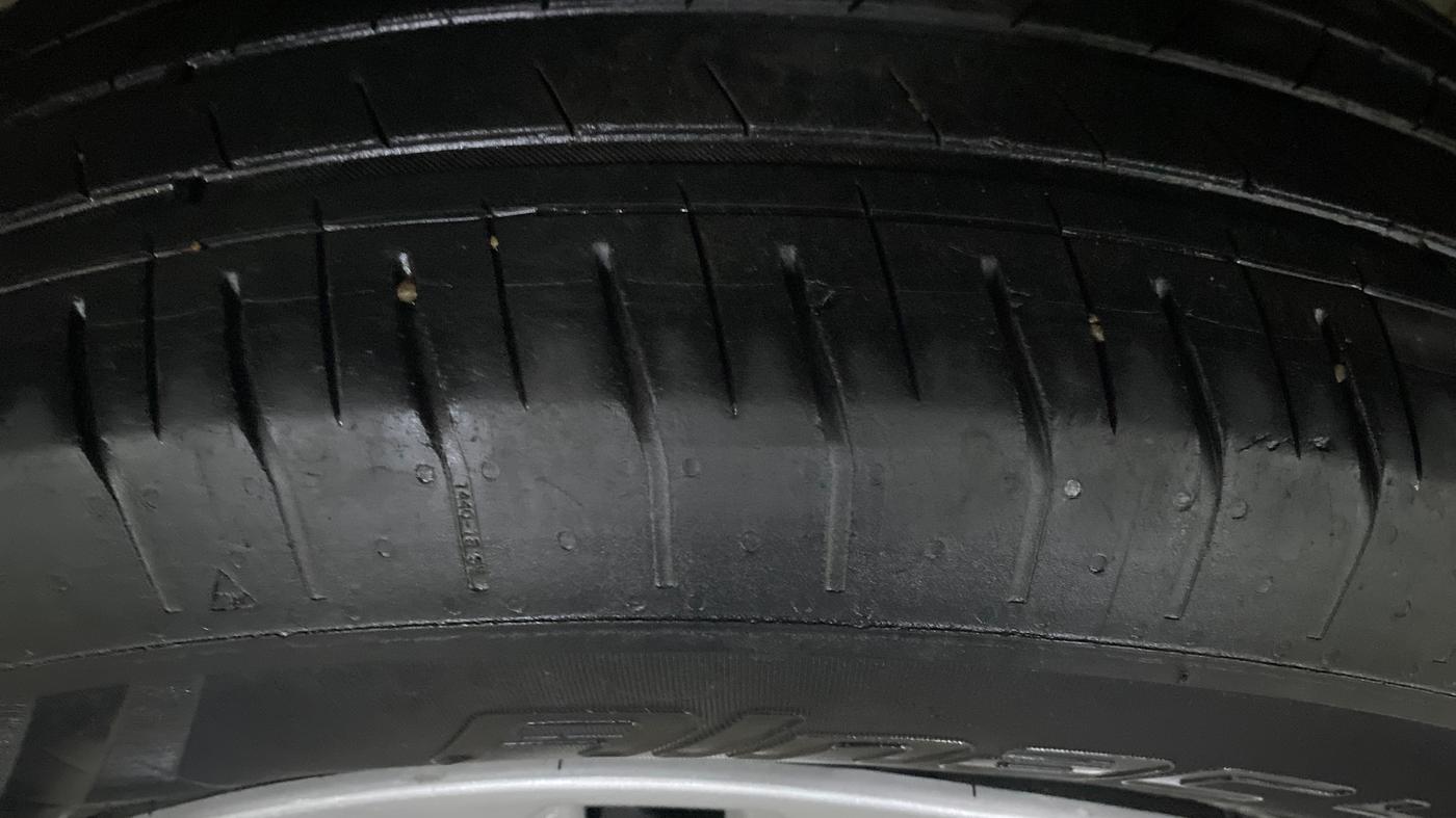 2023 Hyundai VENUE SX 1.2 PETROL, Petrol, Manual, 35,896 km, Left Rear Tyre Tread