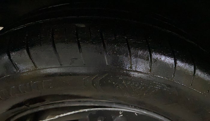 2016 Honda Brio S MT, Petrol, Manual, 54,767 km, Right Rear Tyre Tread