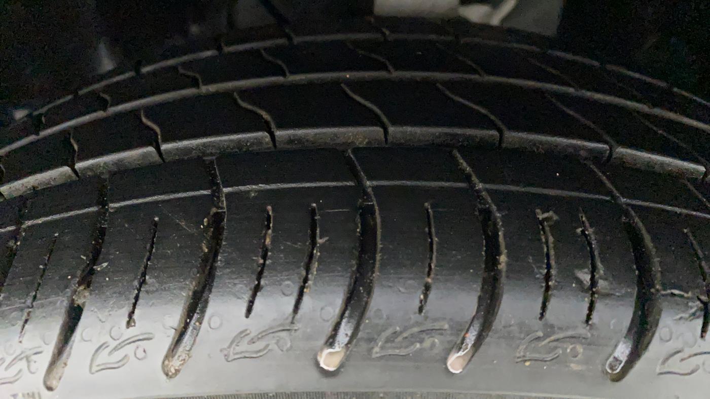 2021 Tata ALTROZ XZ 1.2, Petrol, Manual, 4,009 km, Left Front Tyre Tread