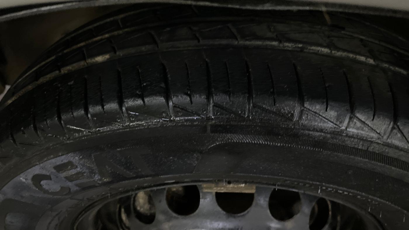 2020 Maruti Alto LXI, Petrol, Manual, 49,075 km, Left Front Tyre Tread