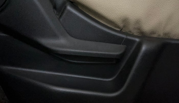2019 Maruti New Wagon-R ZXI 1.2, Petrol, Manual, 72,677 km, Driver Side Adjustment Panel