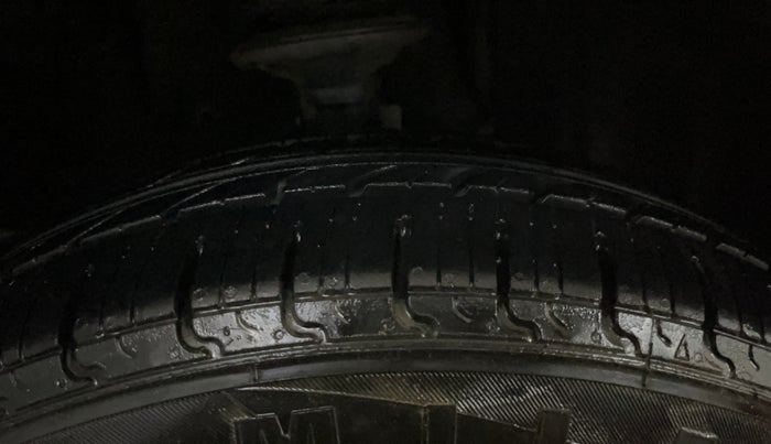 2019 Maruti New Wagon-R ZXI 1.2, Petrol, Manual, 72,677 km, Right Front Tyre Tread