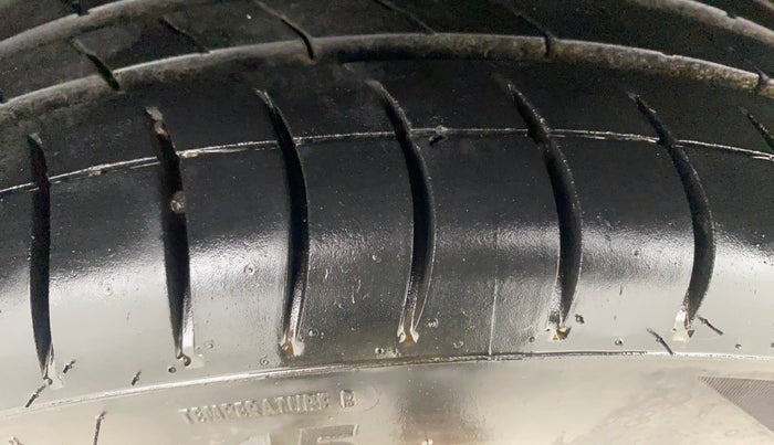 2017 Volkswagen Polo HIGHLINE1.2L, Petrol, Manual, 58,893 km, Right Rear Tyre Tread