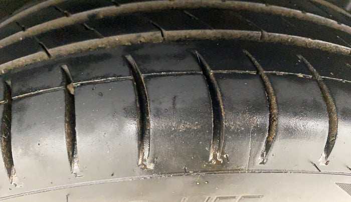 2017 Volkswagen Polo HIGHLINE1.2L, Petrol, Manual, 58,893 km, Left Rear Tyre Tread