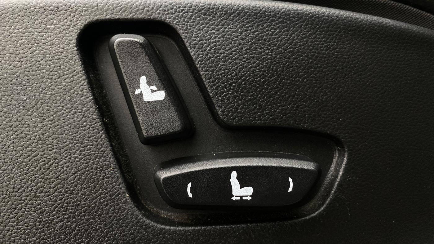 2019 MG HECTOR SHARP 1.5 DCT PETROL, Petrol, Automatic, 50,937 km, Driver Side Adjustment Panel