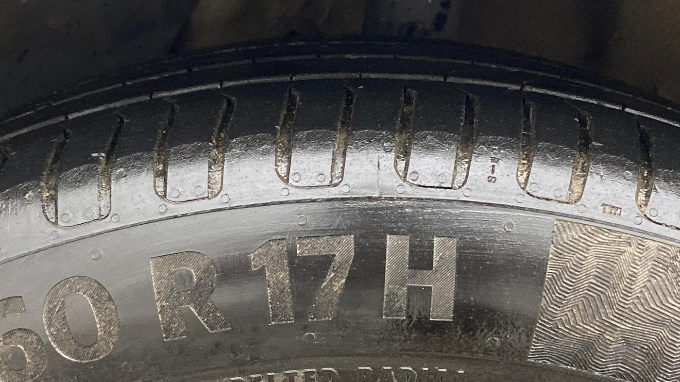 2019 MG HECTOR SHARP 1.5 DCT PETROL, Petrol, Automatic, 50,937 km, Left Front Tyre Tread