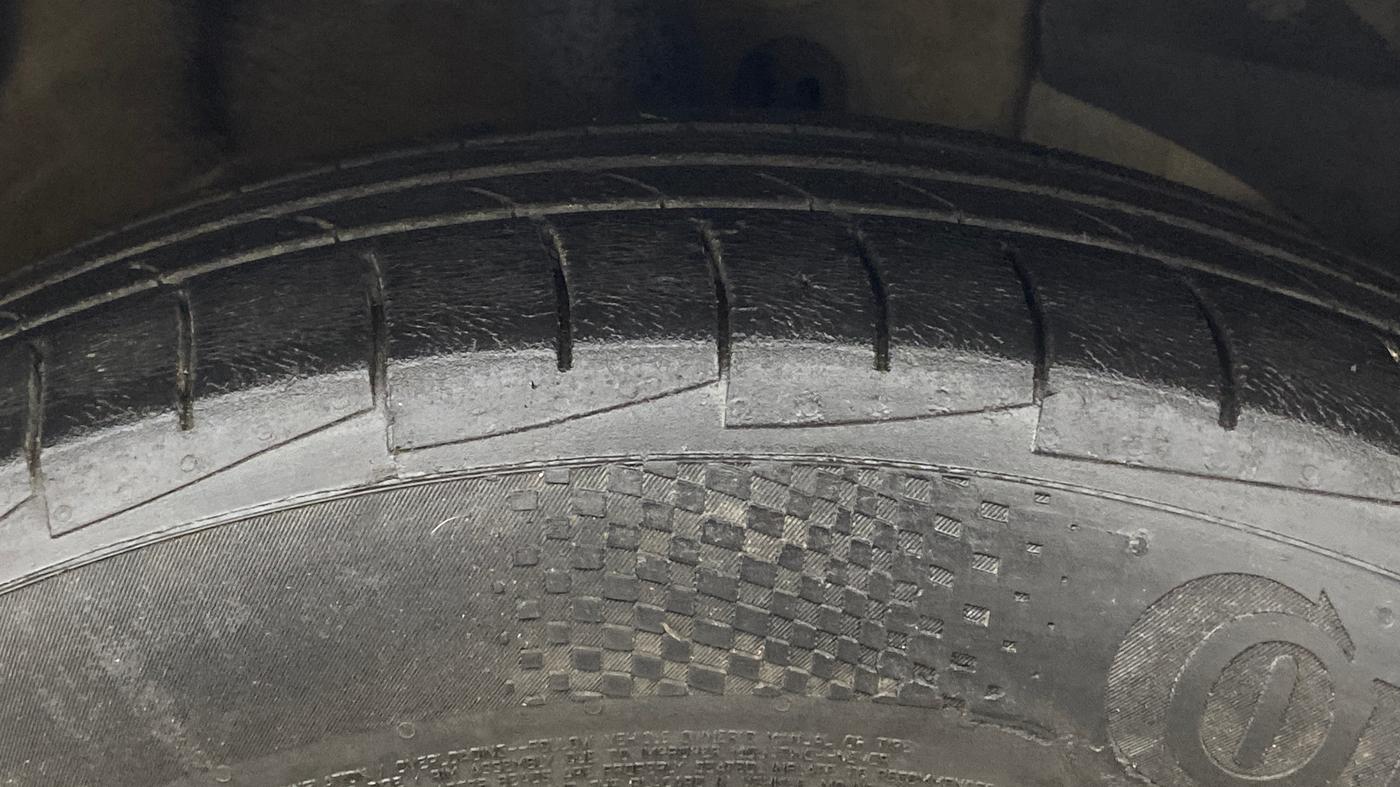 2019 MG HECTOR SHARP 1.5 DCT PETROL, Petrol, Automatic, 50,937 km, Right Front Tyre Tread