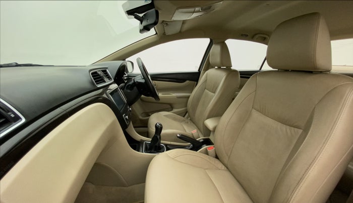 2017 Maruti Ciaz ZXI+, Petrol, Manual, 72,996 km, Right Side Front Door Cabin