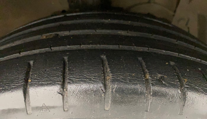 2017 Maruti Ciaz ZXI+, Petrol, Manual, 72,996 km, Right Front Tyre Tread