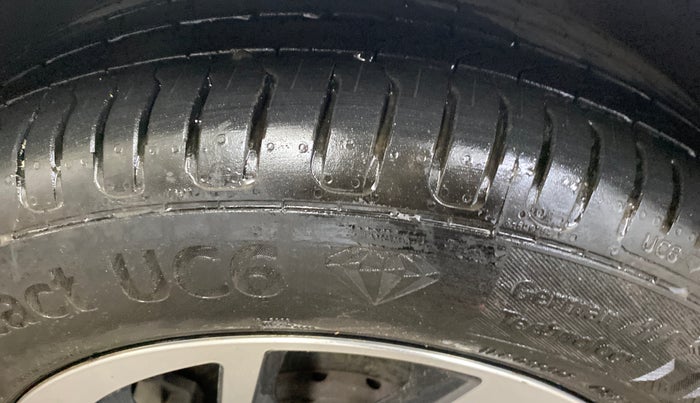 2020 Volkswagen Polo COMFORTLINE PLUS 1.0L MPI, Petrol, Manual, 54,210 km, Left Front Tyre Tread