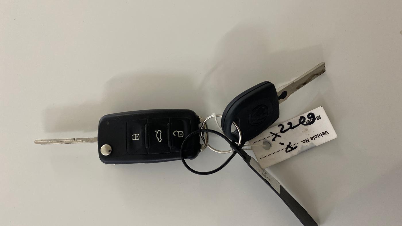2020 Volkswagen Polo COMFORTLINE PLUS 1.0L MPI, Petrol, Manual, 54,210 km, Key Close Up